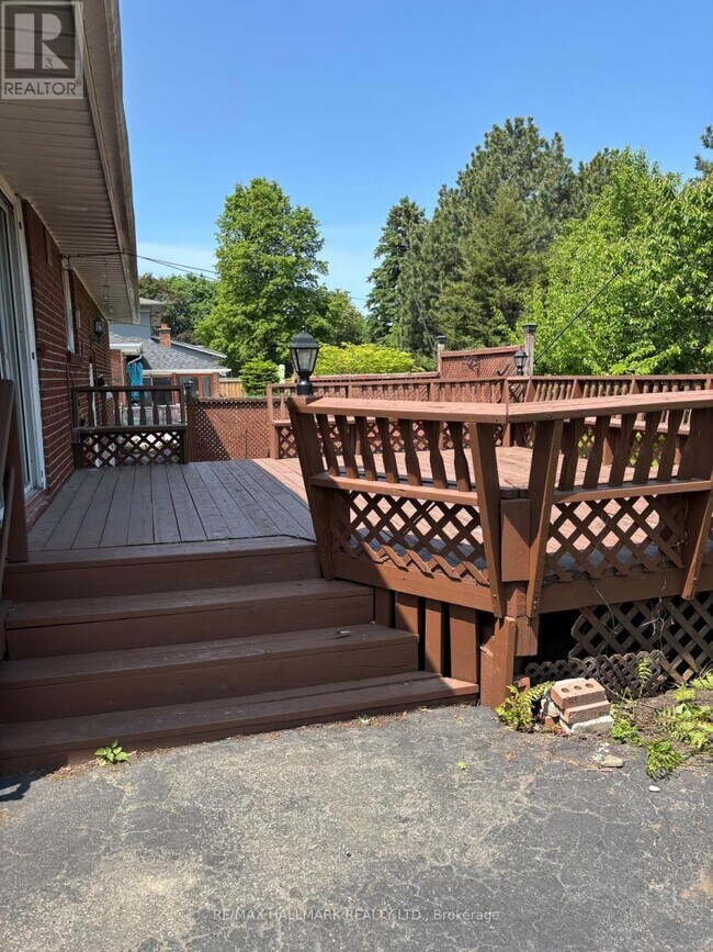 Building Photo - 34 Meadowacres Dr