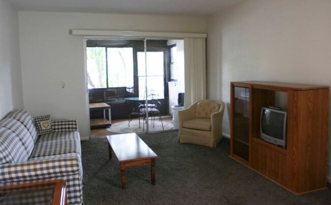 Building Photo - 10455 Carrollwood Estates Dr