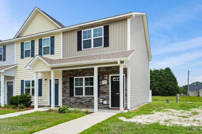 Foto del edificio - 400 Justice Farm Dr