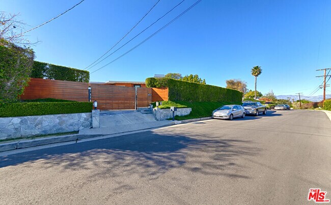 Foto del edificio - 3921 Cody Rd