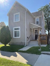 Building Photo - 623 W Washington Blvd