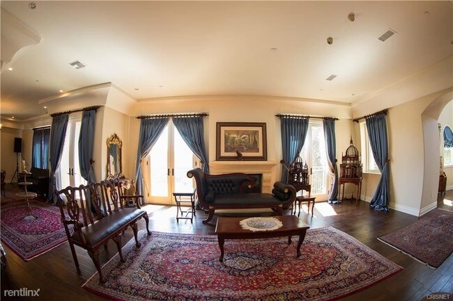 Foto del edificio - 3889 Old Topanga Canyon Rd