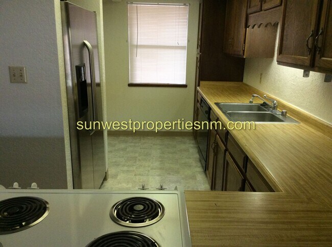 Foto del edificio - 3 Bed, 2.5 bath Condo