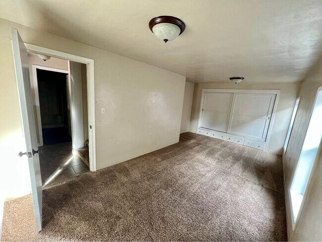 Foto del edificio - 230 SW Spring St