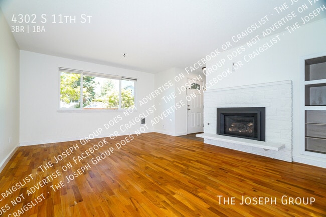 Building Photo - 4302 S 11th St