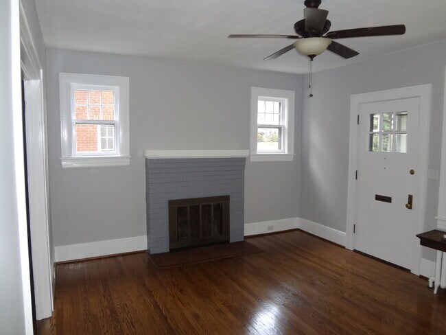 Foto del edificio - 1254 Wasena Ave SW