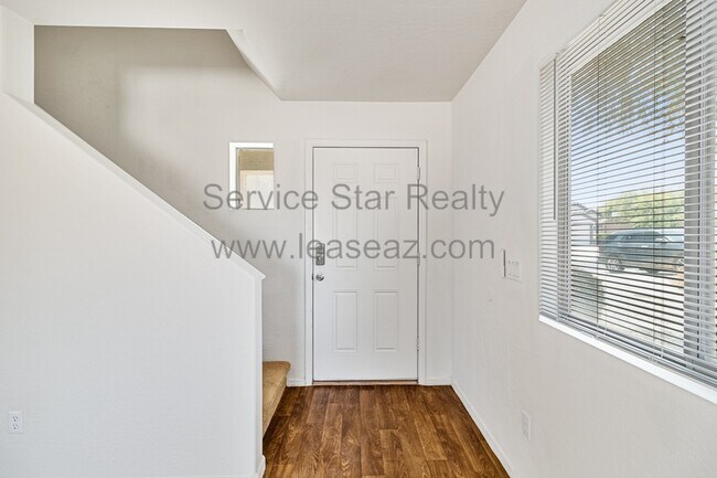 Building Photo - 5760 E Valley View Dr
