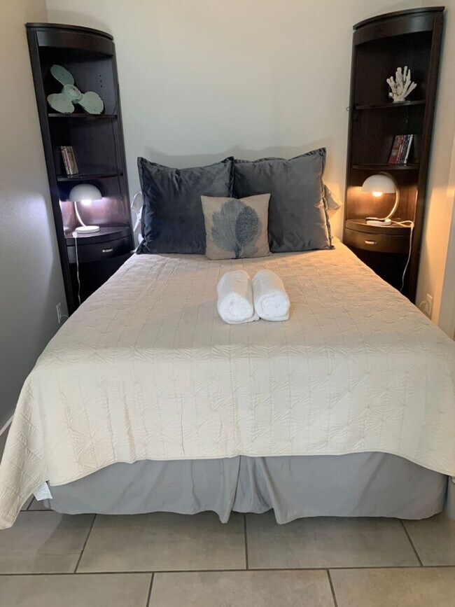 Building Photo - 2015 24th Street Rear