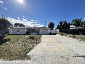 Building Photo - 10921 Norwood Ave