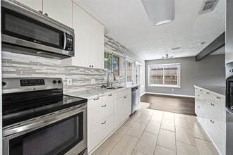 Building Photo - 7310 Kite Hill Dr