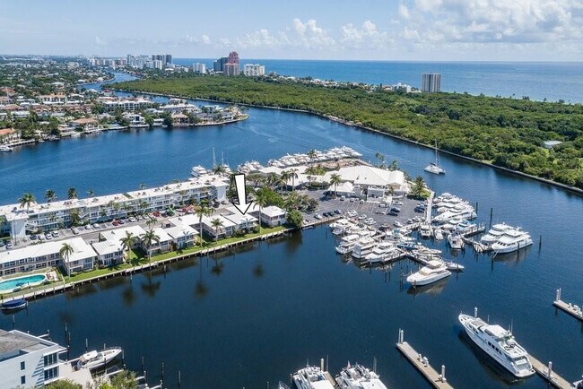 Foto del edificio - 2760 Yacht Club Blvd