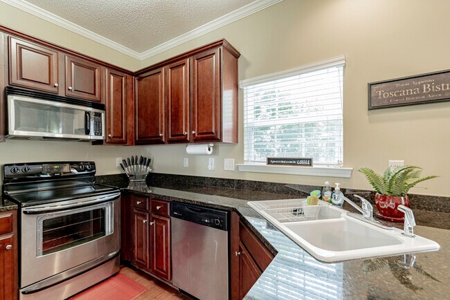 Foto del edificio - Furnished Rental Utilities included