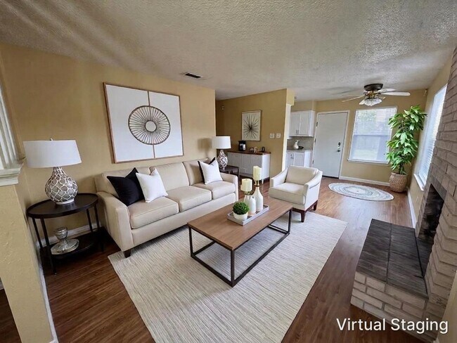 Foto del edificio - 2208 Hunt Dr