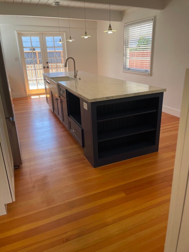 Kitchen - 261 Evergreen Ave