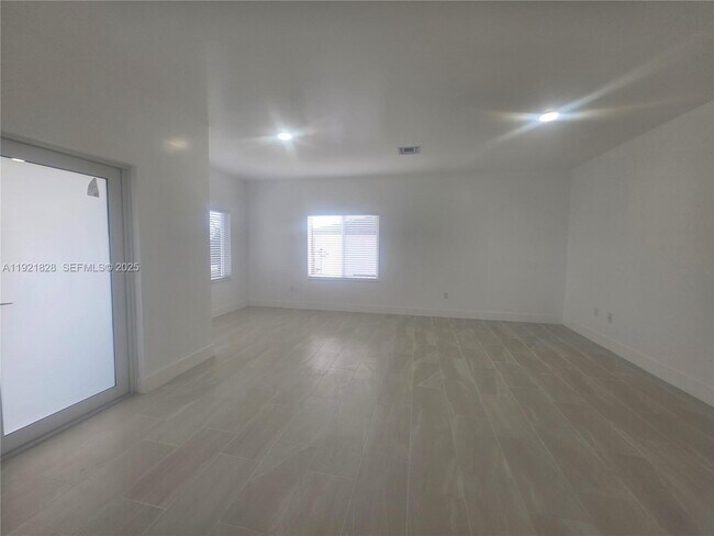 Foto del edificio - 21210 SW 119th Ave