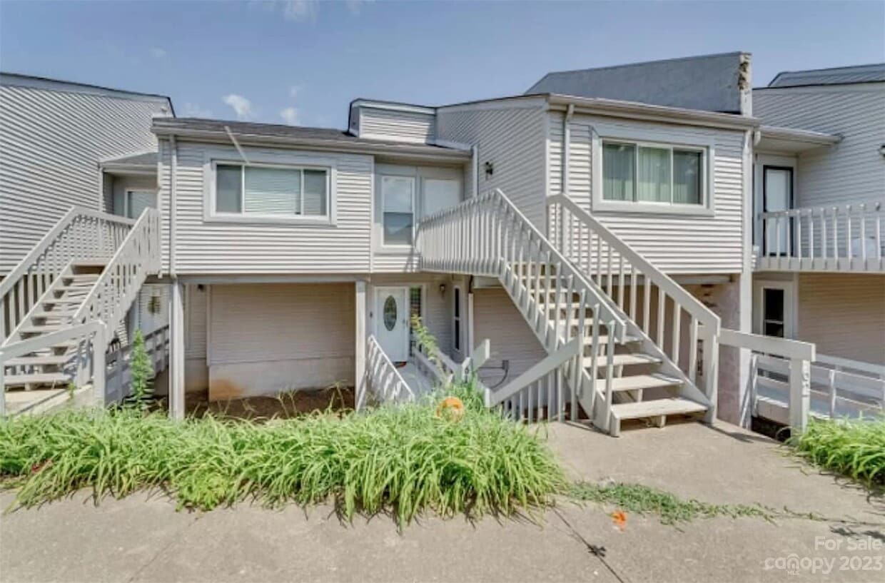 1050 21st Ave NW Unit 61, Hickory, NC 28601 Condo for Rent in Hickory, NC