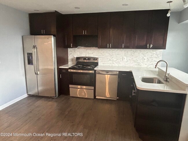 Building Photo - 428 Beachway Ave