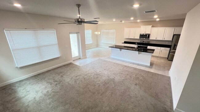 Foto del edificio - Beautiful Harmony Central Water Front Home AVAILABLE NOW!