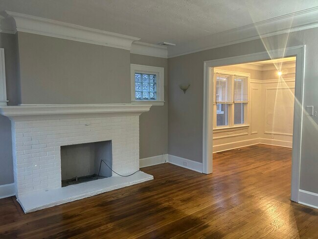 Foto del edificio - 2069 Hazelwood St