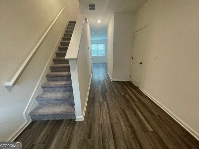 Building Photo - 35299 Condor Ct