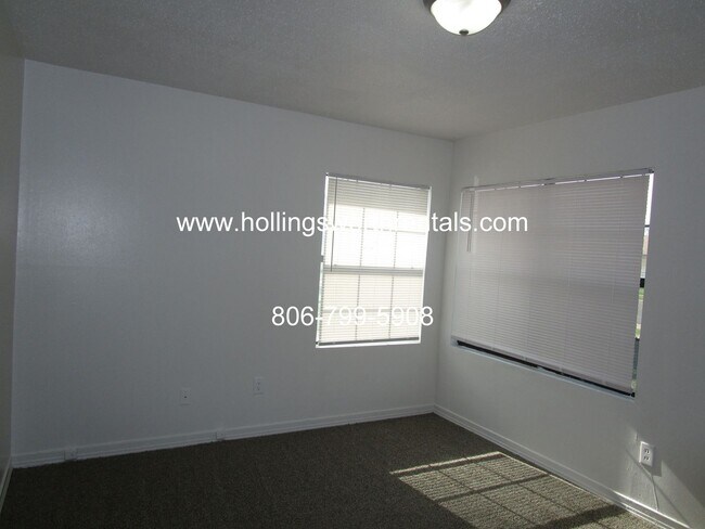Building Photo - Centrally located 3 Bedroom or 2 bedroom 2...