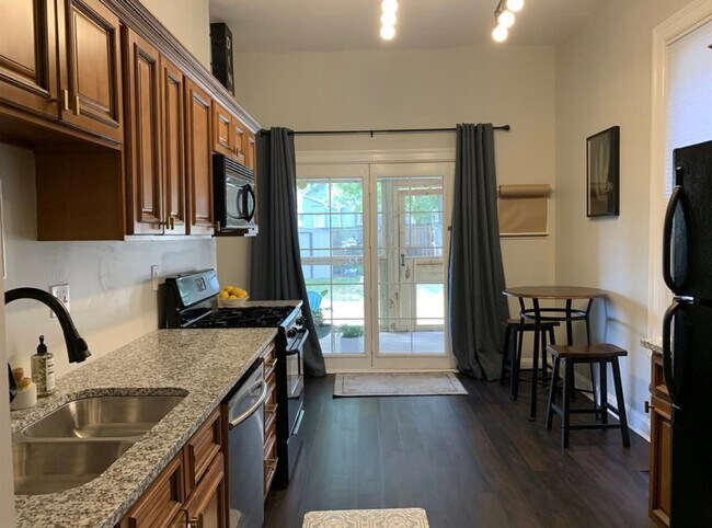 Foto del edificio - 223 Congress Ave