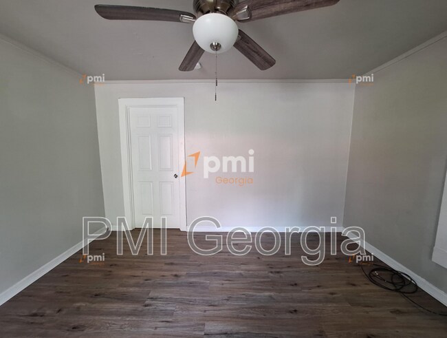 Foto del edificio - 122 Irwin St