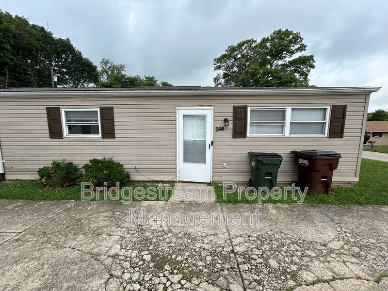 Primary Photo - 244 Forest St