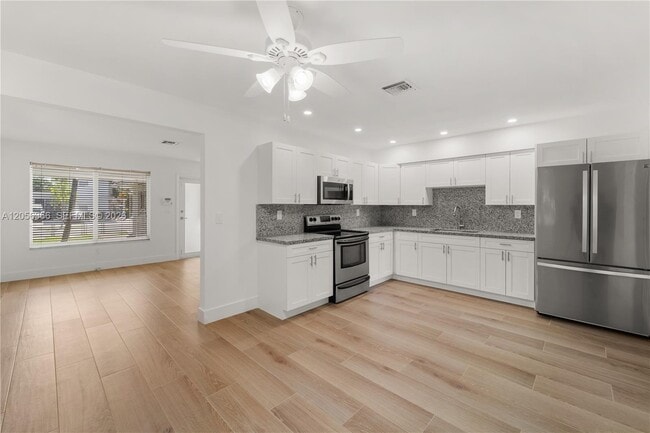 Foto del edificio - 35 NW 49th Ave