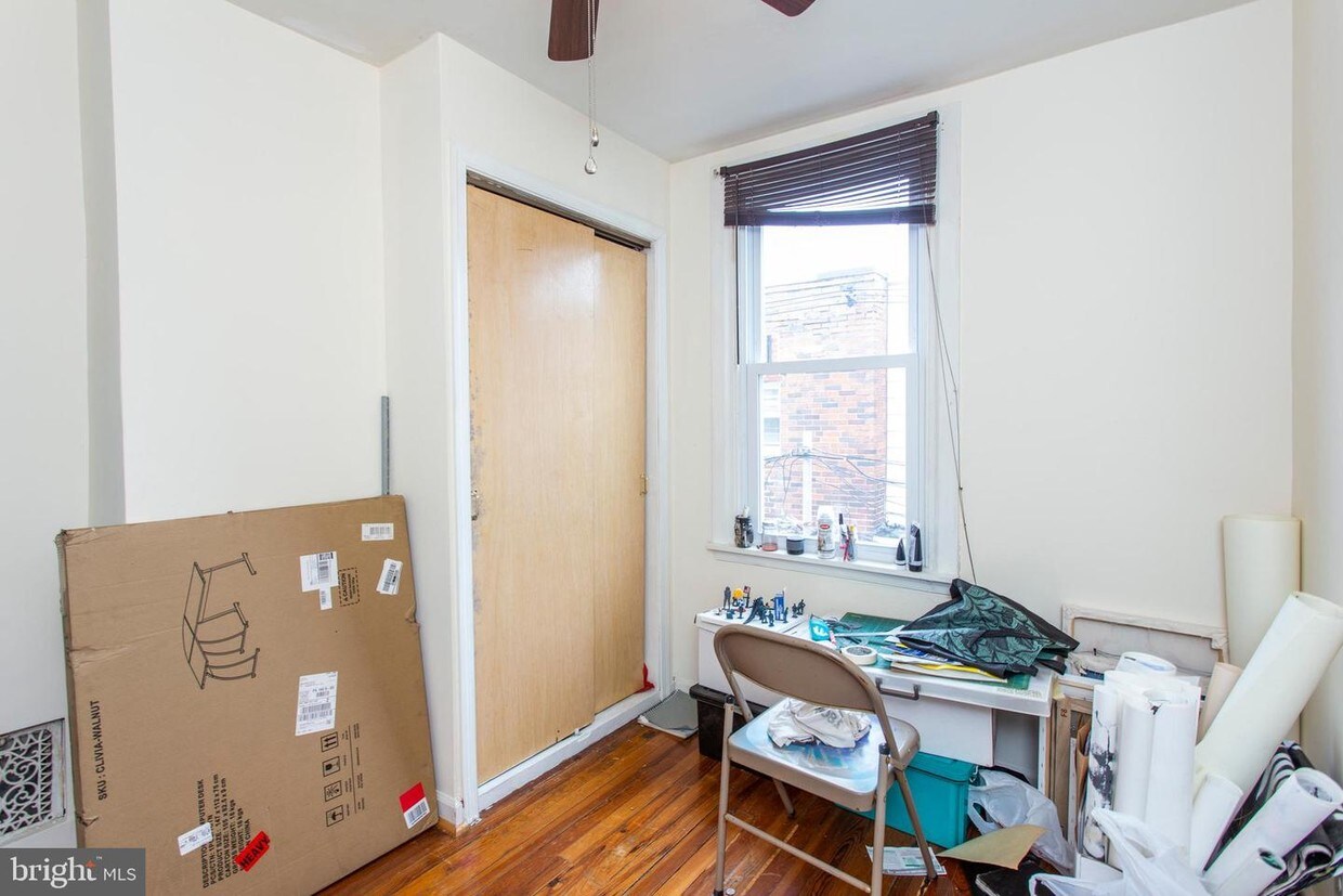 Primary Photo - 2436 S Percy St