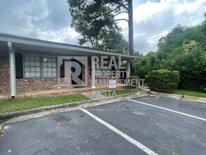 Building Photo - 406 Russell Pkwy