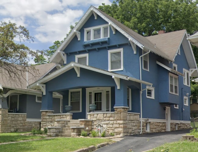 Building Photo - 136 Lawn Ave