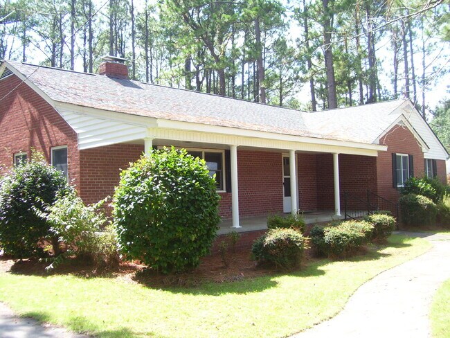 Building Photo - 2155 Farm Life School Rd