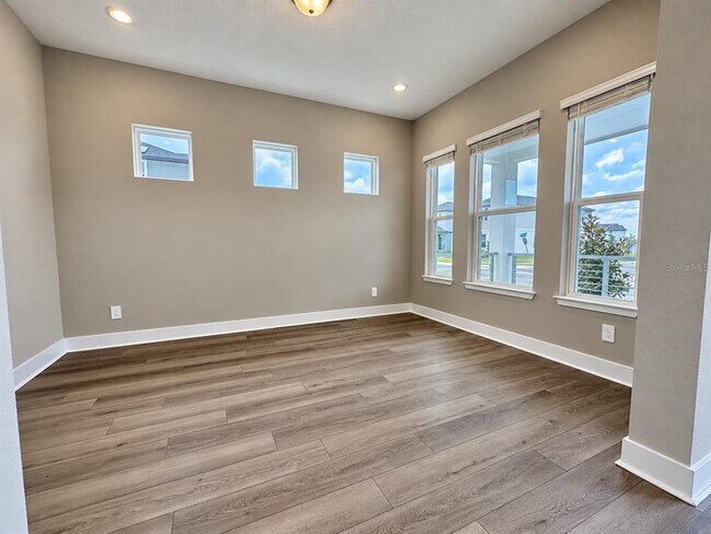 Foto del edificio - 16477 Silver Brook Wy