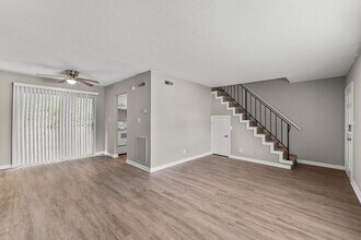 Building Photo - 912 Donaldson Rd