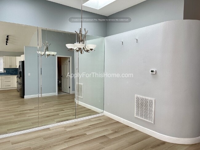Building Photo - Single Family Home - Nice