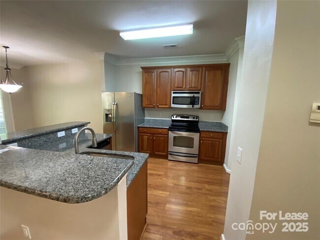 Foto del edificio - 16623 Commons Creek Dr