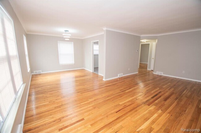 Building Photo - 21519 Kingsville St