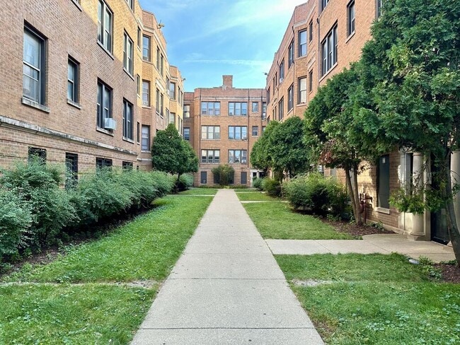 Building Photo - 1361 W Estes Ave
