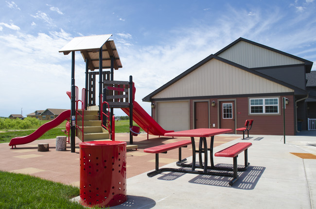 Building Photo - The Meadows Townhomes