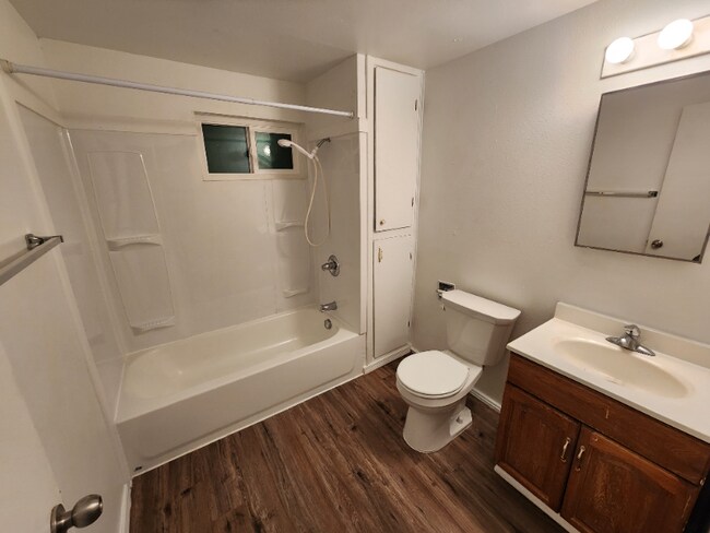 Foto del edificio - 2523 8th Ave