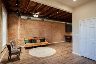 Building Photo - 210 E Washington Ave