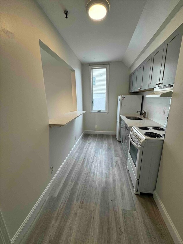 Primary Photo - 150 Beach 128th St