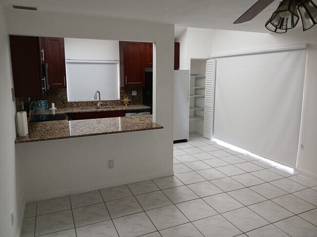 Foto del edificio - 617 NW 132nd Ter