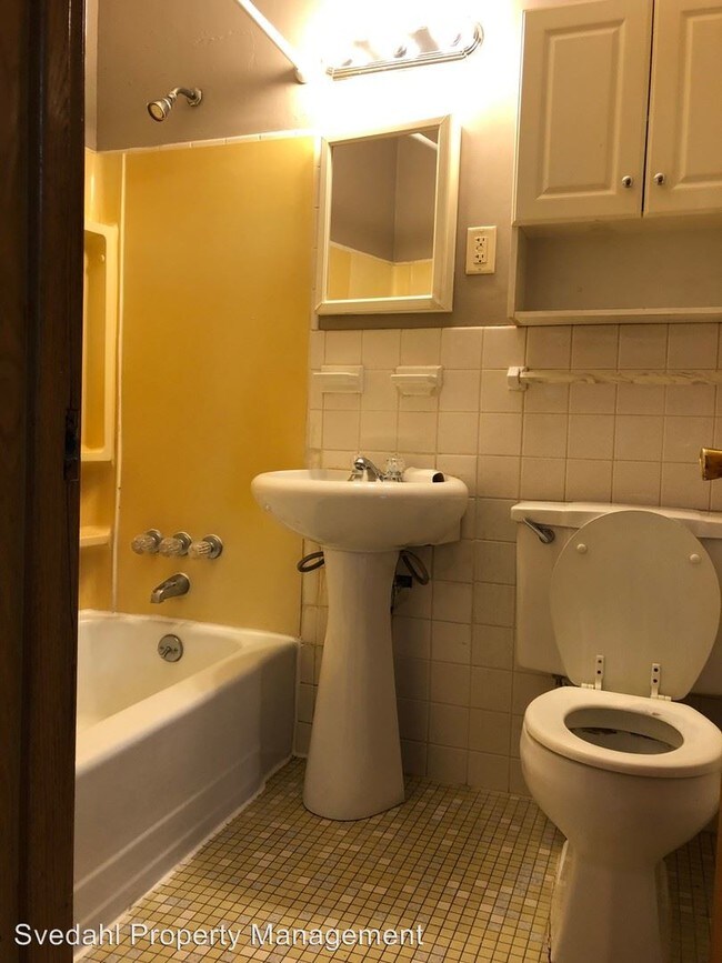 Foto del edificio - 3010 20th Ave S