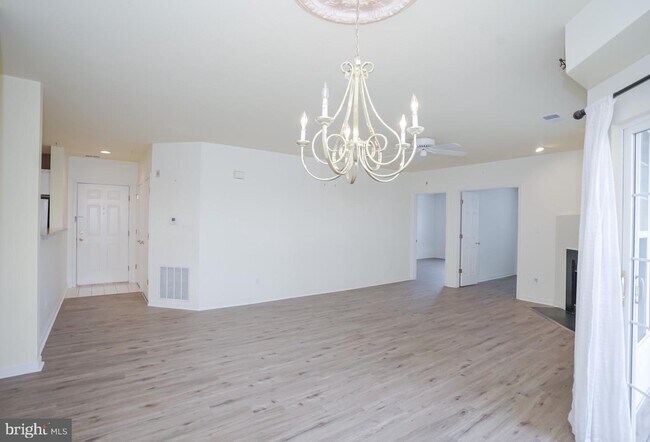 Building Photo - 25320 Lake Mist Square
