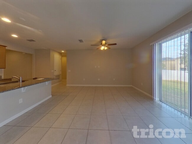 Building Photo - 676 Meadow Pointe Dr