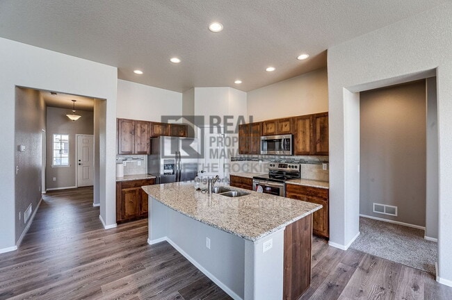 Foto del edificio - 604 Rosedale St