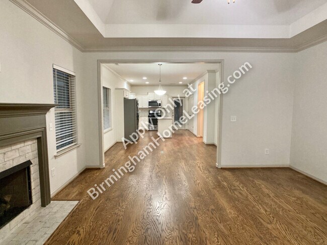 Foto del edificio - 2044 Springfield Dr