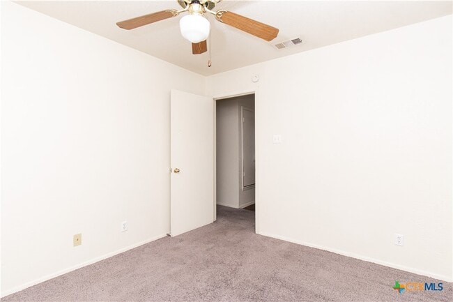 Building Photo - 2014 Cedarhill Dr